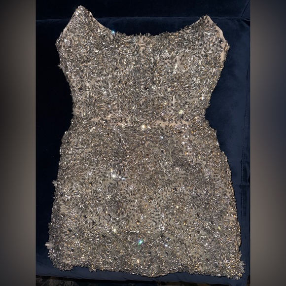 Oscar de la Renta Dresses & Skirts - Oscar de la Renta Strapless Cocktail Dress in Silver Crystals